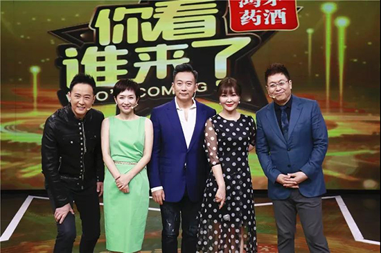 《你看谁来了》主持伉俪谭江海 王小骞 感悟校园爱情